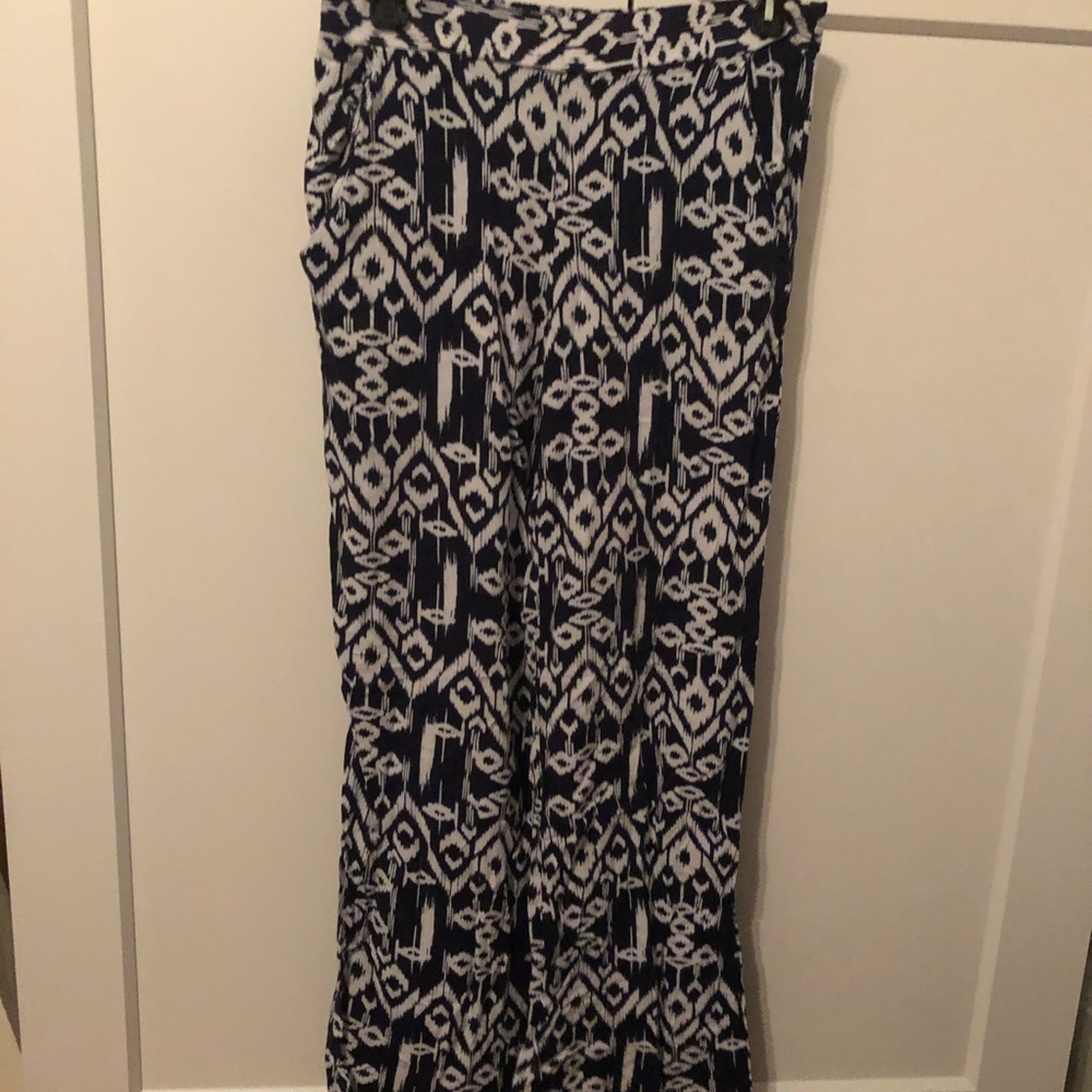 Loose fit trousers